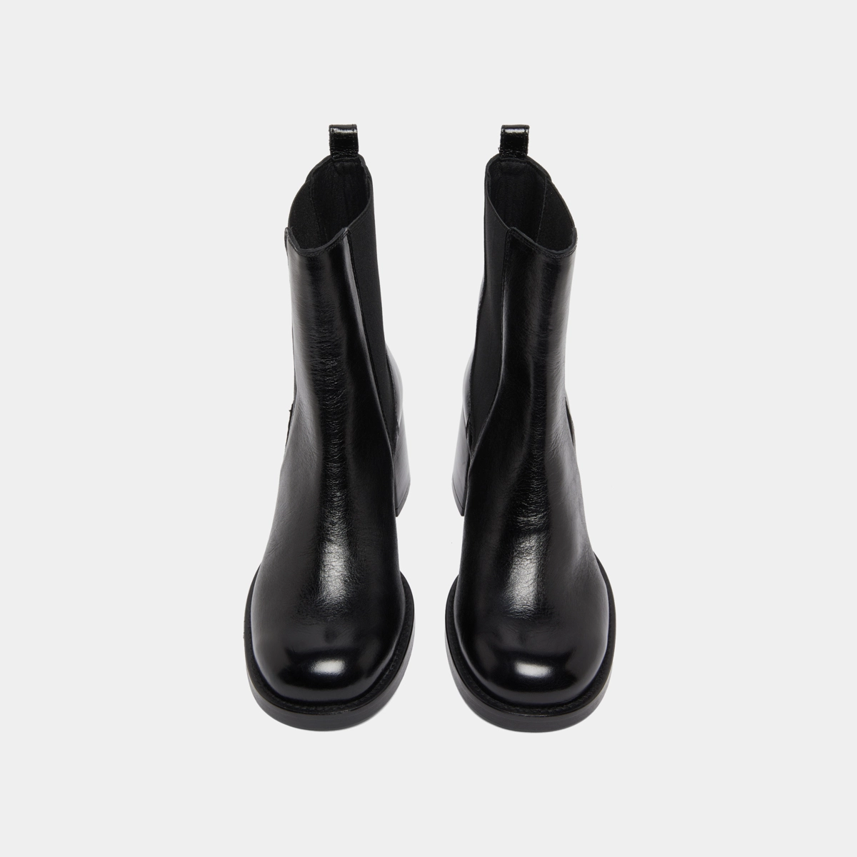 Heeled ankle boots with elastics in black distressed leather | BIENVUE