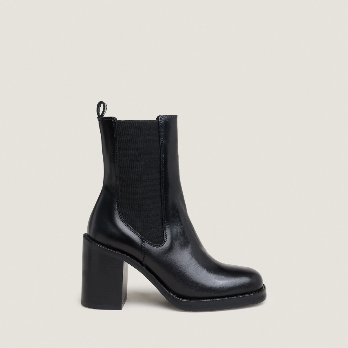 Ankle boots with overflowing heels in black leather | BRETZ