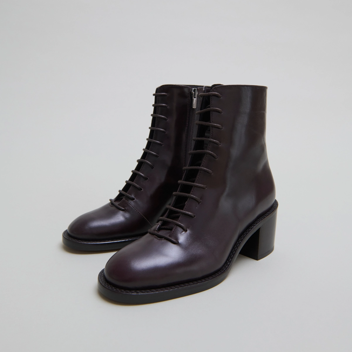 Lowboots with laces in dark brown leather | BRINDILLE