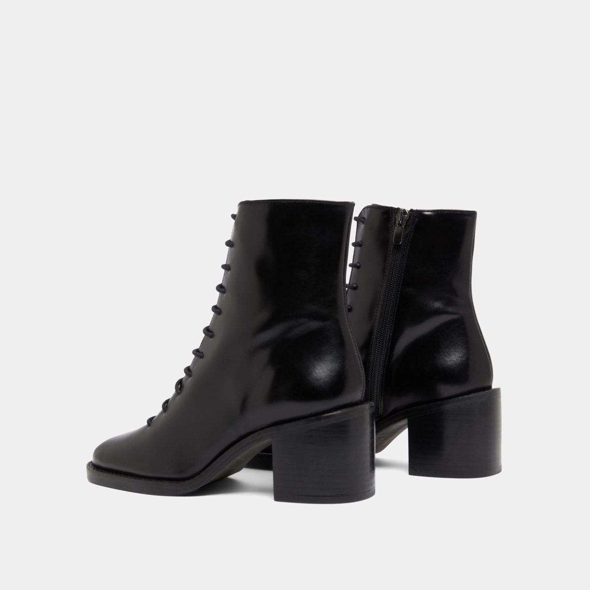 Ankle boots with laces in black leather | BRINDILLE