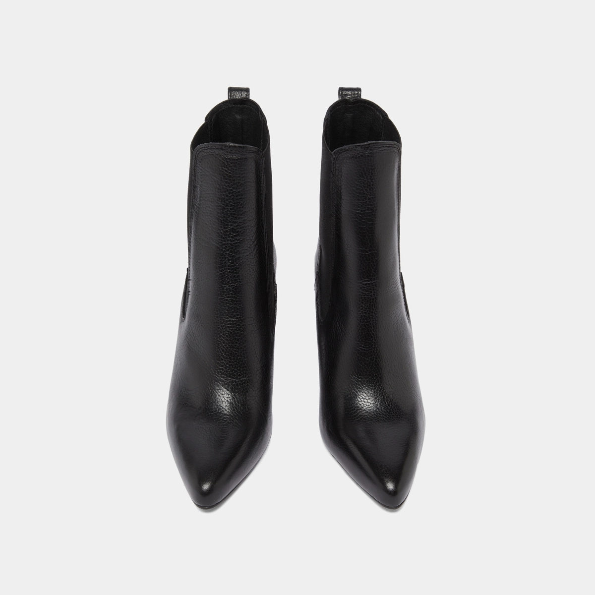 Heeled ankle boots with pointed toes in black grained leather | BROOK