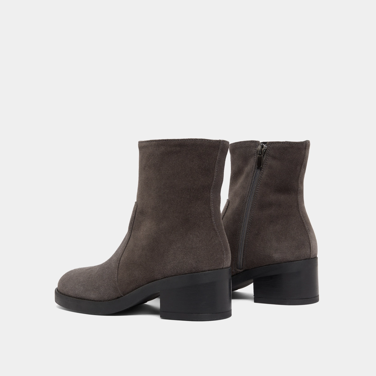 Lowboots with heels in grey suede | BUENA