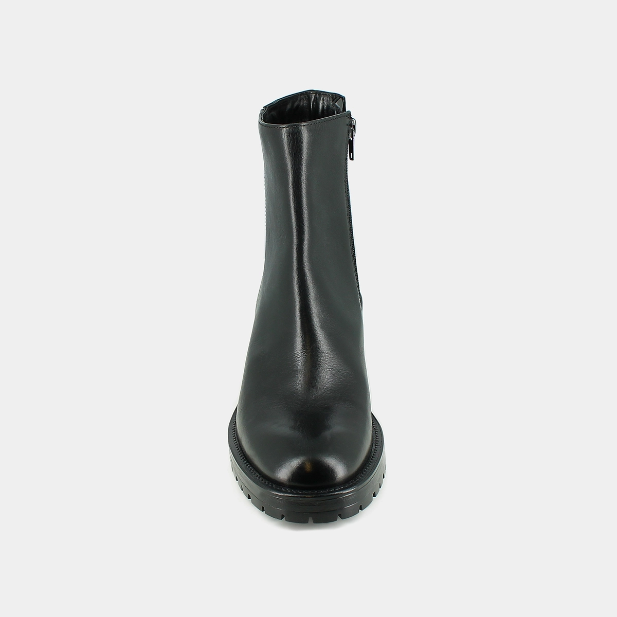 Lowboots with heels in black leather | CECILIA