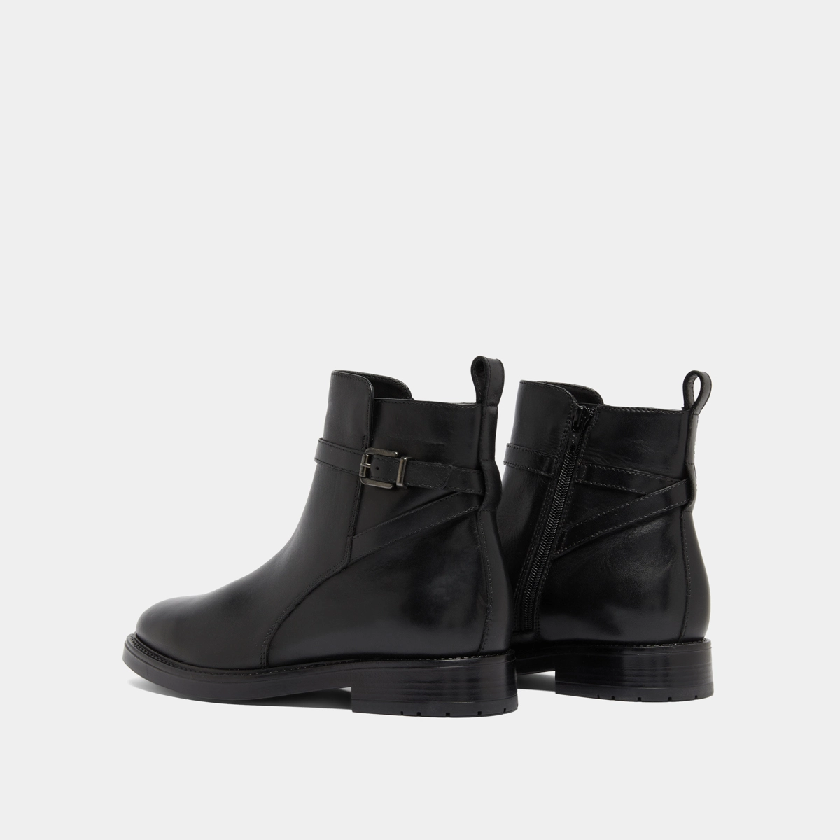 Lowboots with buckles in black leather | CLEA