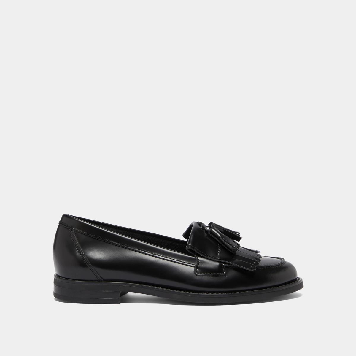 Tassel loafers in black glazed leather | NELLE