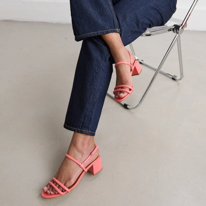 Heeled sandals in coral patent | ADAM