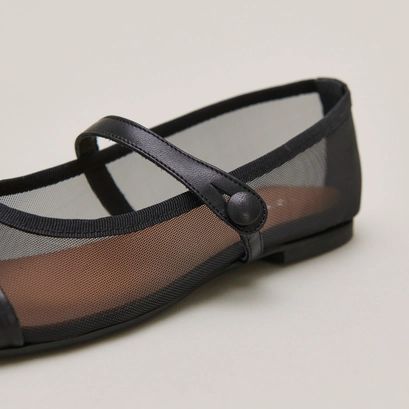 Ballet flats with oval tips and straps in black leather and mesh | DALA
