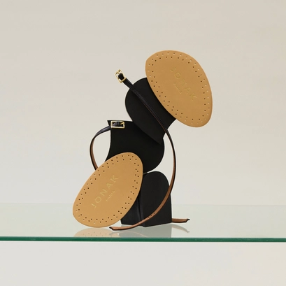 &frac12; Removale insole adjusts the size | &frac12; removale insole