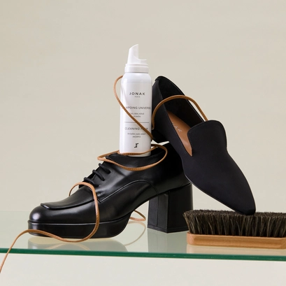 Cleaning foam cleans and removes stains | cleaning foam