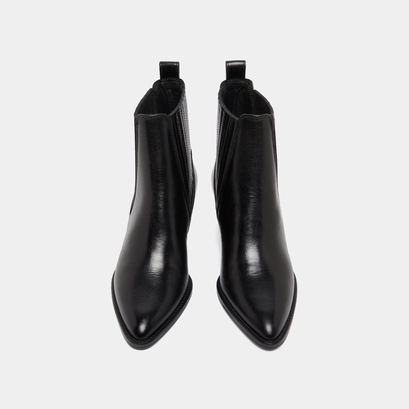 Lowboots with small beveled heels and elastics in black leather | bailey