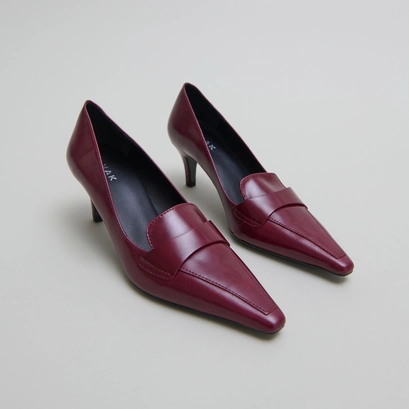 Pumps with wide slit on top in burgundy leather | blondie