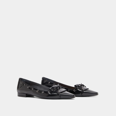 Lace-up ballet flats in black glazed leather | dynamo