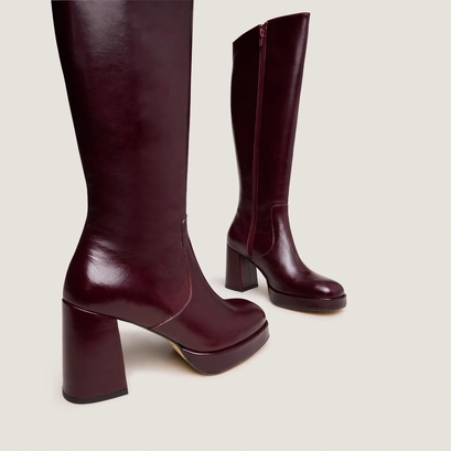 Platform boots burgundy