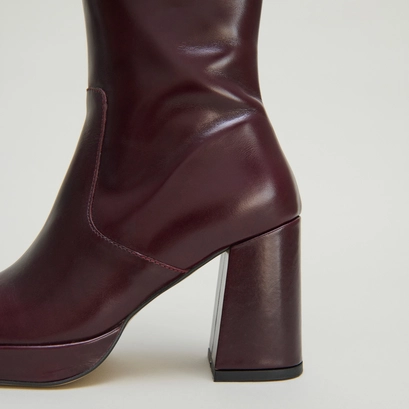 Platform boots burgundy
