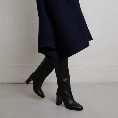 High boots with rounded toes in black leather | ventura