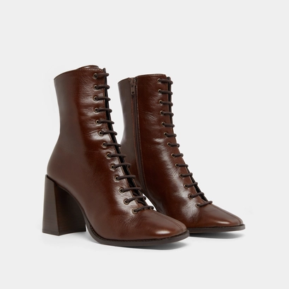 Heeled ankle boots with laces in brown distressed leather | vandelle