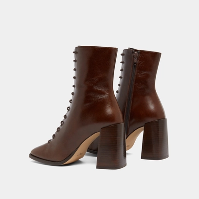 Heeled ankle boots with laces in brown distressed leather | vandelle