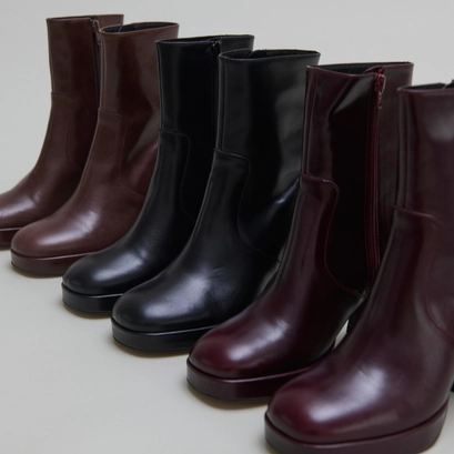 Heeled lowboots with square toes burgundy