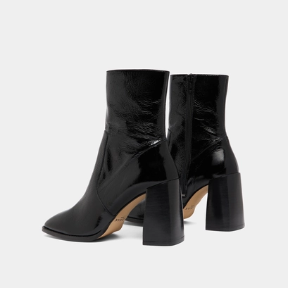 Heeled ankle boots with square toes in black shiny leather | vidal
