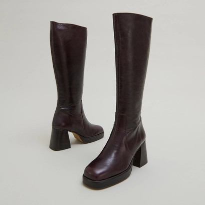 Platform boots in chocolate distressed leather | betina