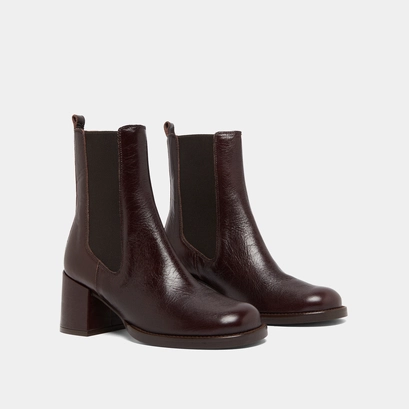 Heeled ankle boots with elastics in chocolate distressed leather | bienvue