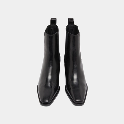 Ankle boots with beveled heels and pointed toes in black leather | birkin
