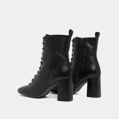 Heeled and lace-up ankle boots in black leather | bose