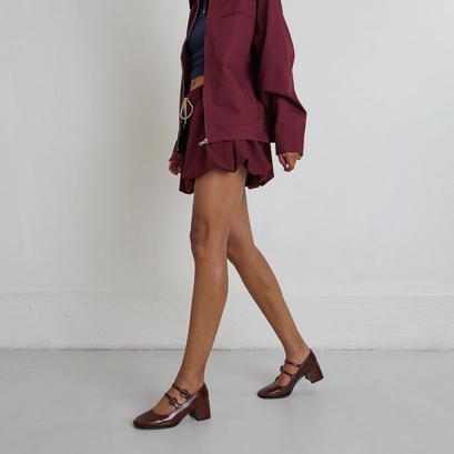 Babies with double straps and rounded toes in brown shiny leather | DELOU
