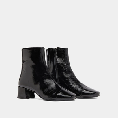 Ankle boots with zips in black pleated patent leather | domenica