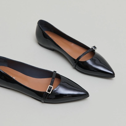 Ballet flats with adjustable buckles in black patent | domen