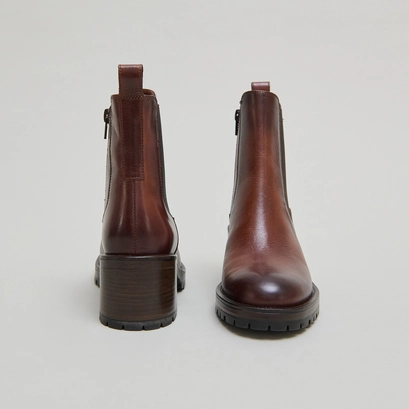 Lowboots with elastic bands in cognac patinated leather | cecile