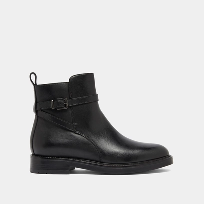 Lowboots with buckles in black leather | clea