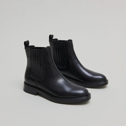 Lowoots with gathers in black leather | cleandre