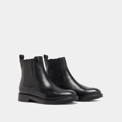 Lowoots with gathers in black leather | cleandre