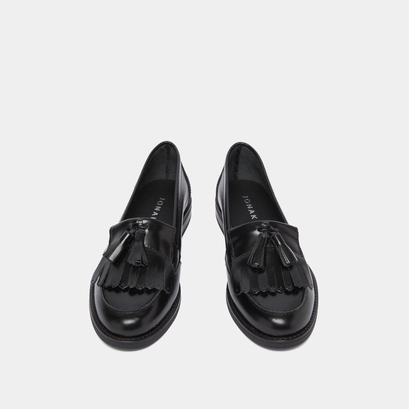 Tassel loafers in black glazed leather | nelle