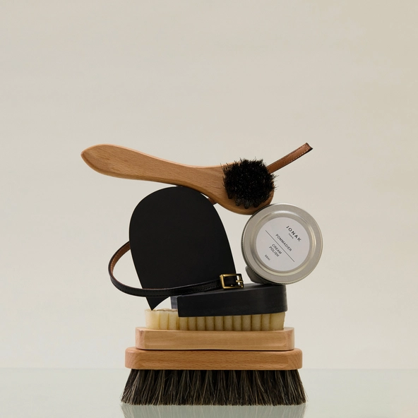 Cream polish moisturizes and revives your leather | cream polish