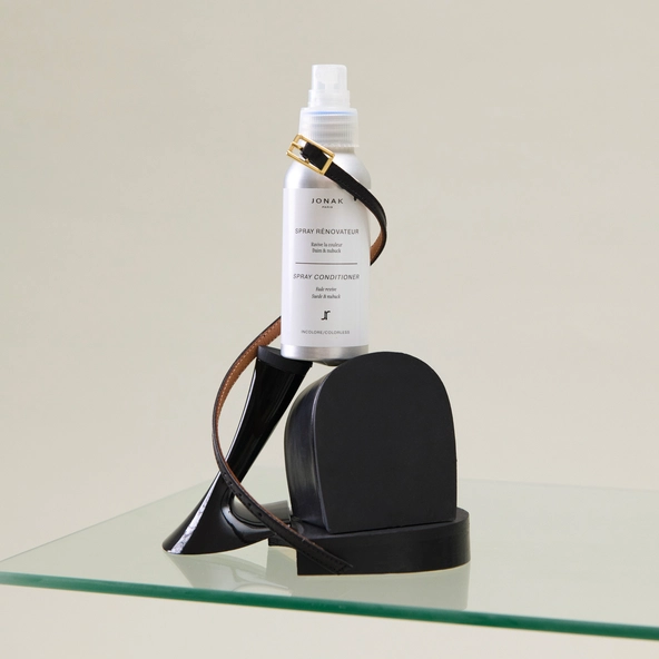 Colorless spray conditioner revives the color | spray conditioner
