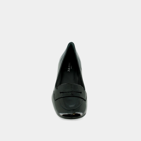 Low-heeled loafers in black pleated patent | BERNIE