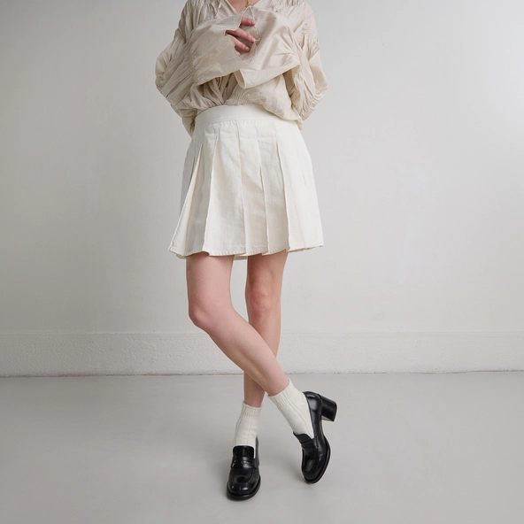 College loafers with heels in black leather | BICHE