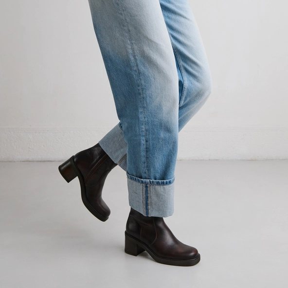 Lowboots with heels in brown patinated leather | PANDA