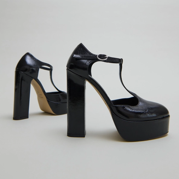 Heeled t-bar in black shiny leather | VANCO