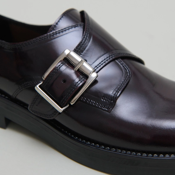 Derbies with adjustable buckles in burgundy patinated leather | ARCHIBALD