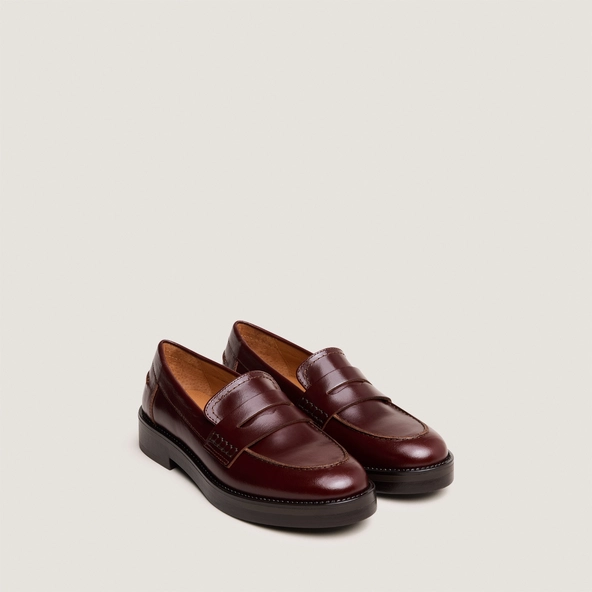 Round-toed loafers in brown leather | MIRNA