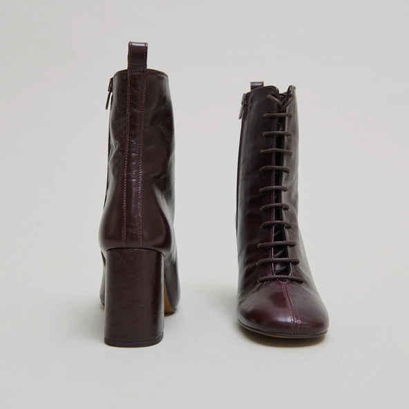 Heeled and lace-up ankle boots in chocolate distressed leather | BOSE