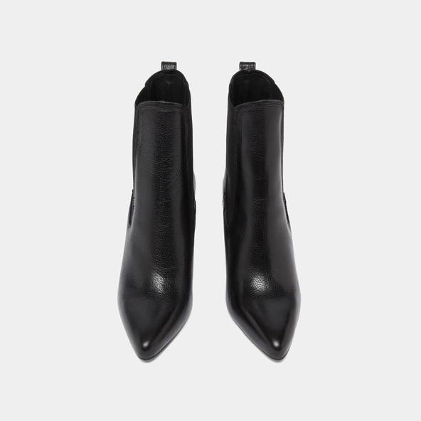Heeled ankle boots with pointed toes in black grained leather | BROOK