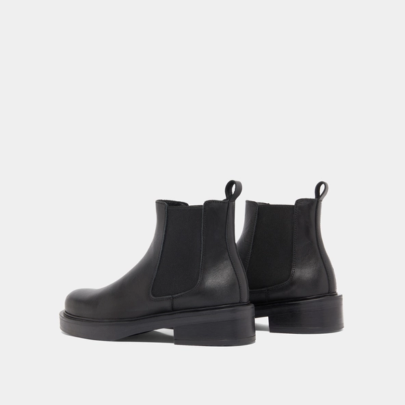 Lowboots with elastics in black leather | MELANIE