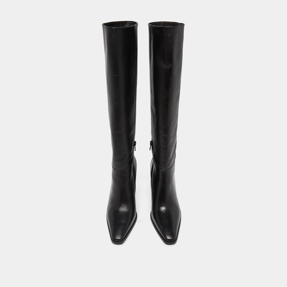 Boots with pointed toes in black leather | PLUME
