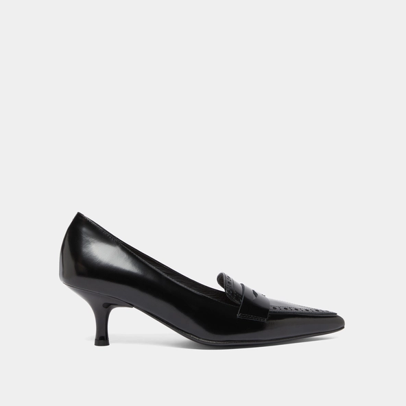Pumps with pointed toes in black glazed leather | DOLTO