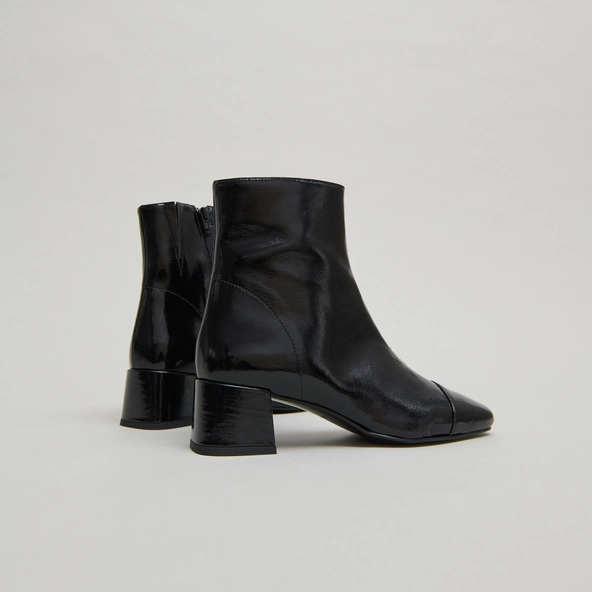 Ankle boots with zips in black pleated patent leather | DOMENICA