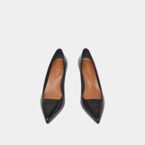 Pointed-toe pumps in black leather | DUNDEE